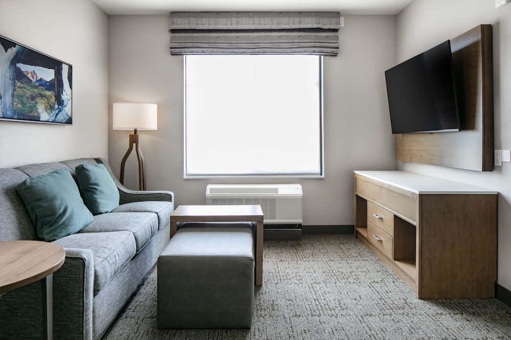 Suite, 1 King Bed, Accessible (Hearing) - Photo 3