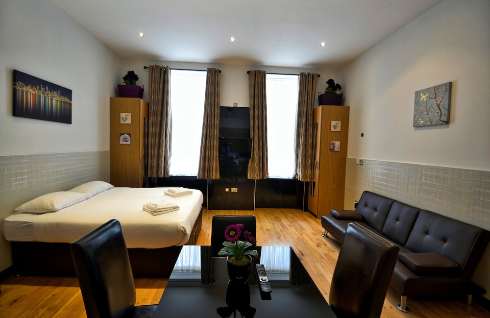 Studio, 1 Double Bed with Sofa bed photo 1
