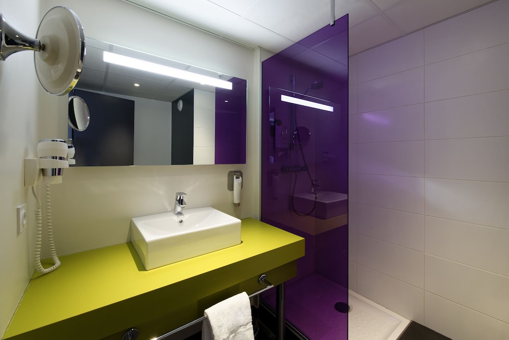 Room, 1 Double Bed with Sofa bed - Photo 6