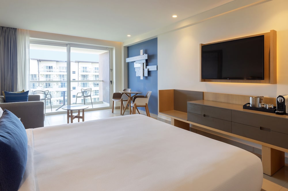 Luxury Junior Suite - Photo 3
