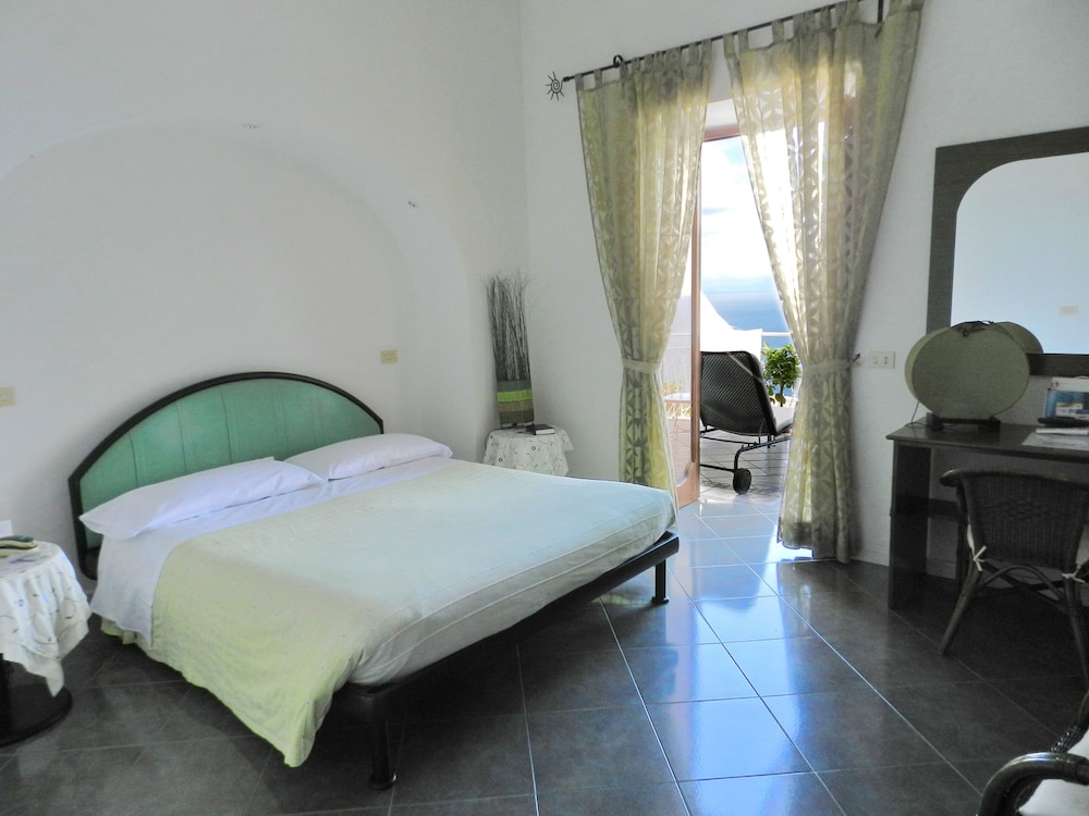 Superior Room, Jetted Tub, Sea View photo 1