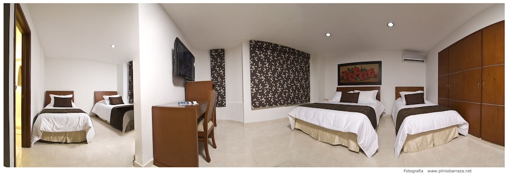 Family Quadruple Room photo 2