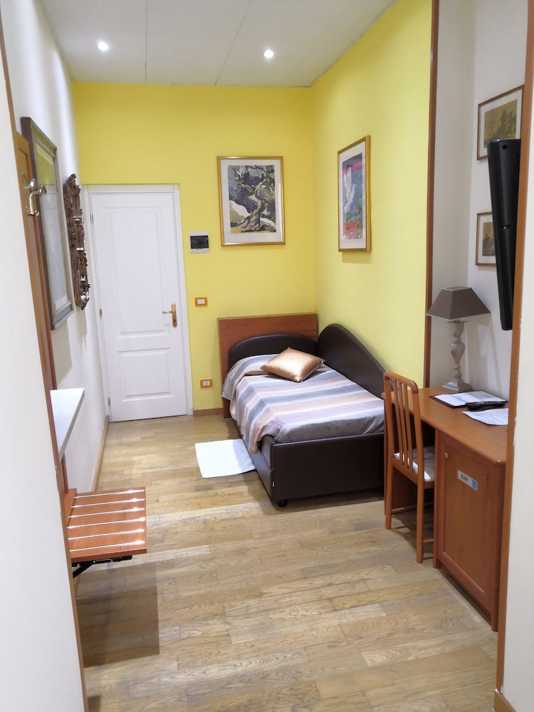Quadruple Room - Photo 6