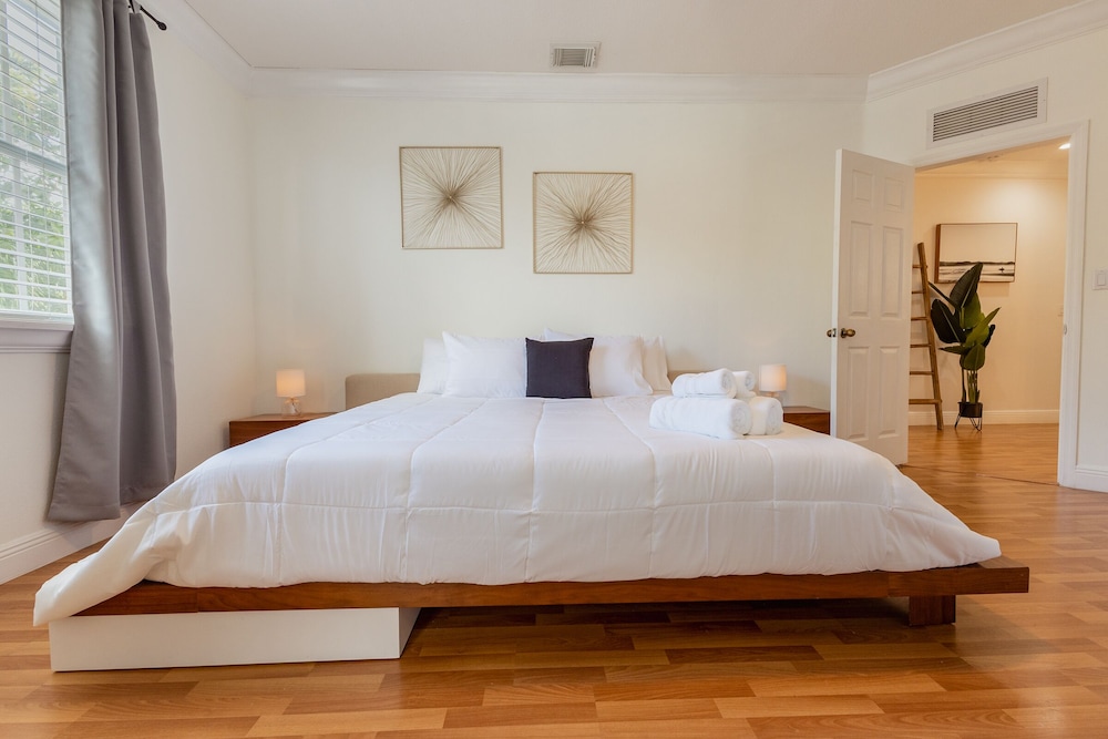 Villa, 5 Bedrooms, Accessible, Smoking photo 3