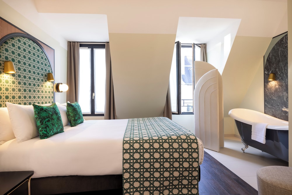 Privilege Double Room with Bathtub photo 1