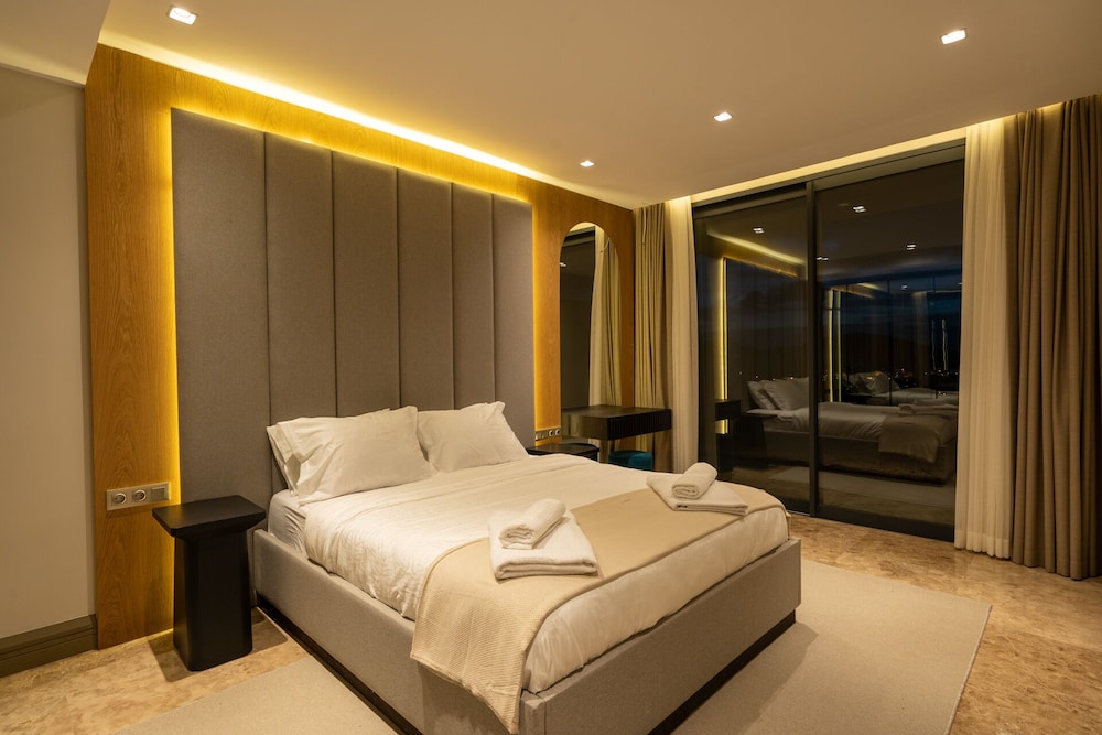 Luxury Villa photo 3