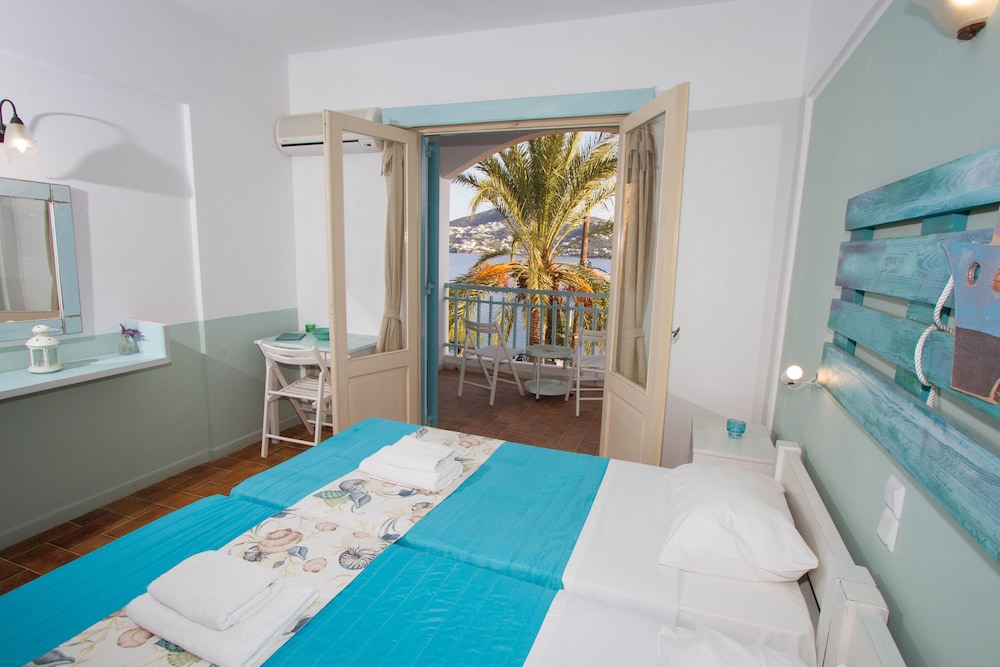 Standard Room, Partial Sea View photo 2