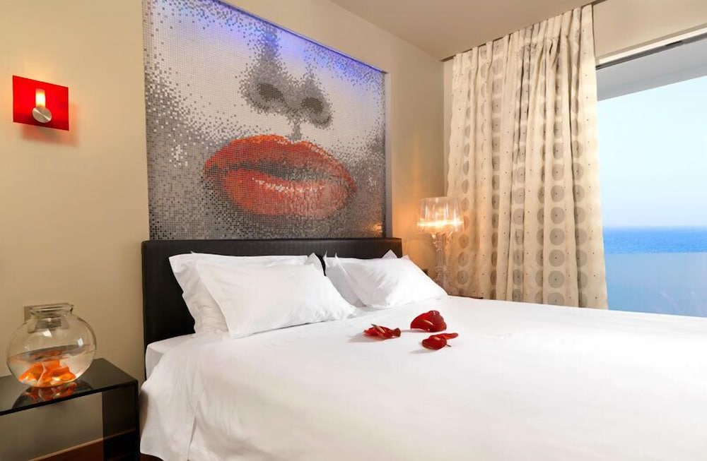 Luxury Two-Bedroom Suite - Photo 1