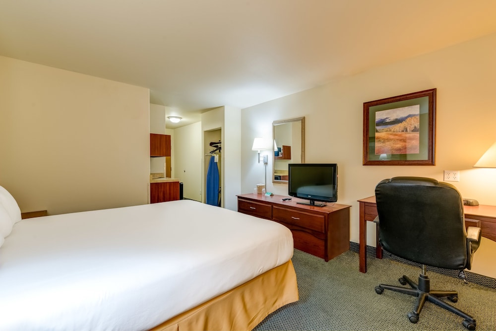 Suite, 1 King Bed with Sofa bed, Non Smoking - Photo 2