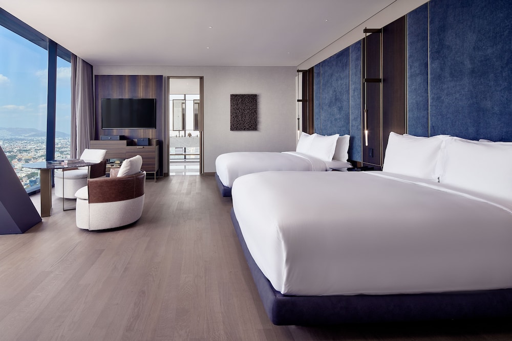 Deluxe Queen Room with Two Queen Beds (Non Smoking)