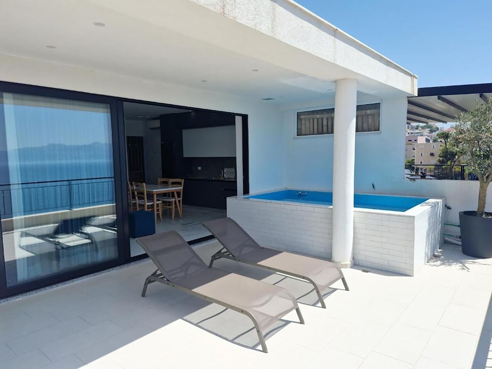 Apartment, Pool Access, Sea View
