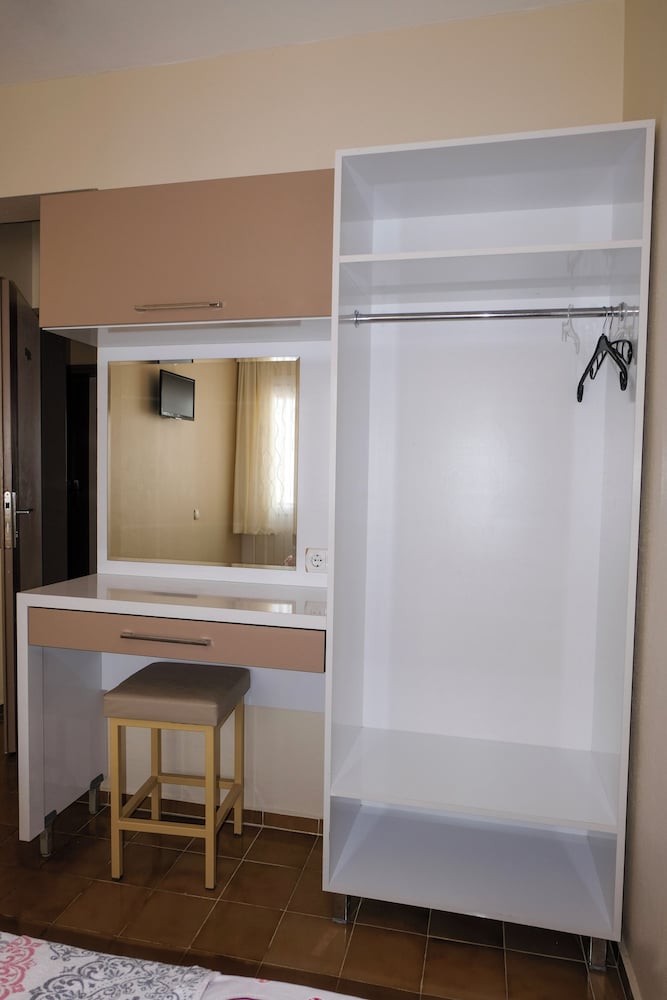 Standard Triple Room photo 3