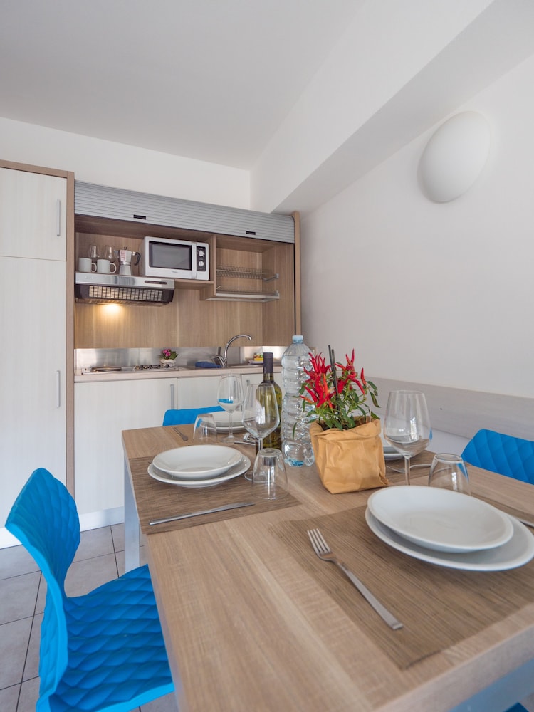 Apartment, 2 Bedrooms, Balcony, Partial Sea View (Trilocale) photo 2
