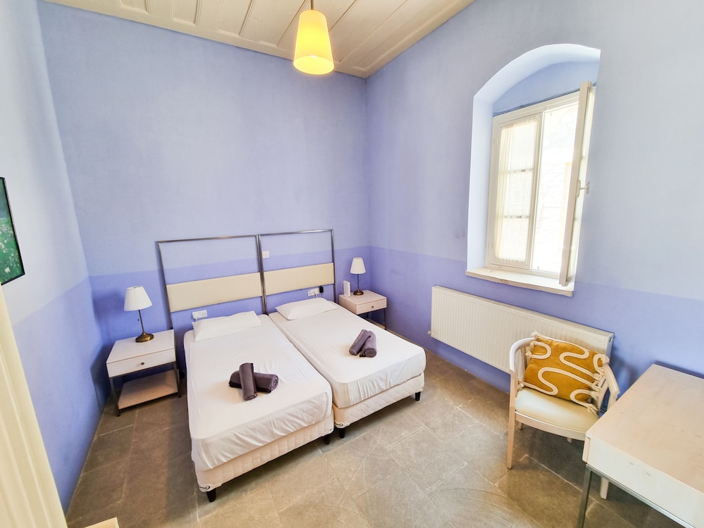 Traditional Apartment photo 1