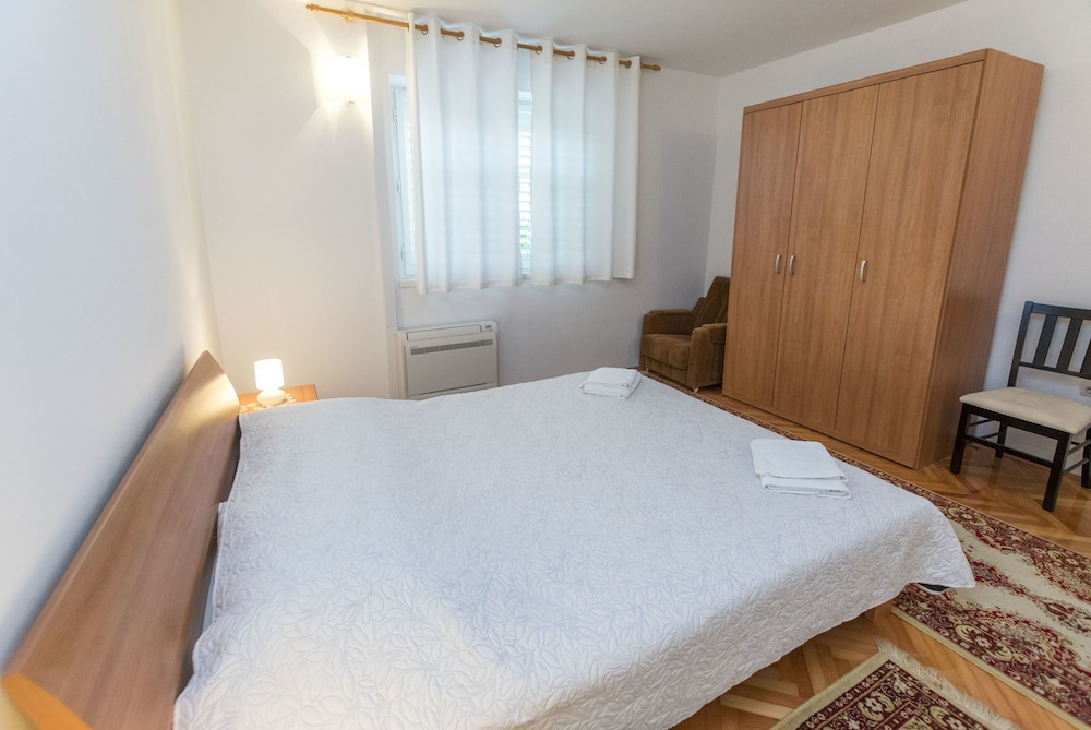 Apartment (A1)