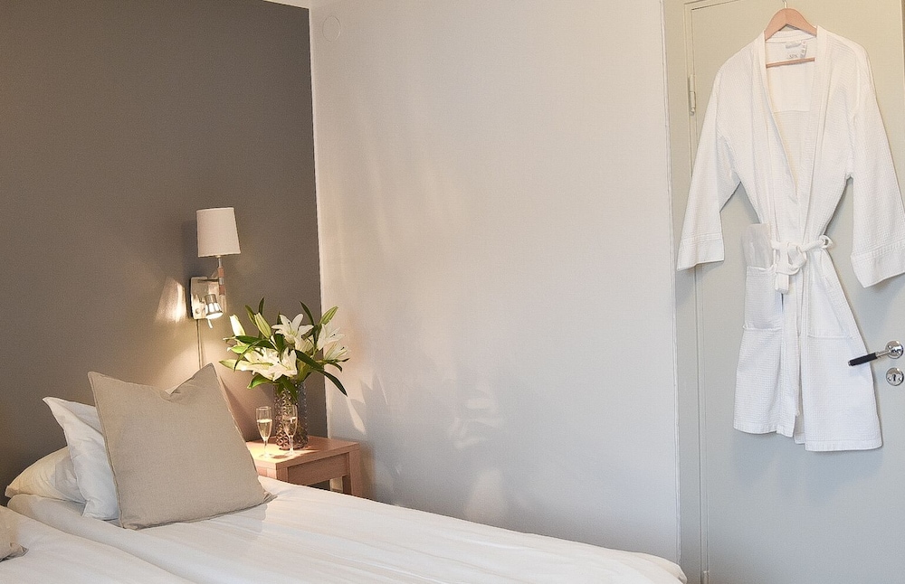 Economy Room, Shared Bathroom