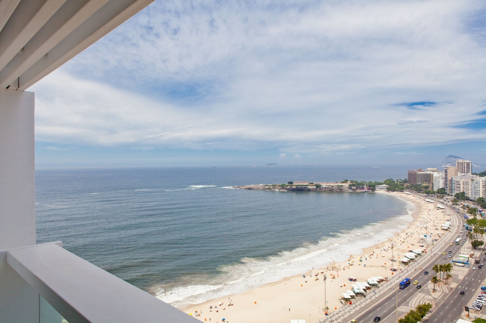 Deluxe Room, Beachside - Photo 9