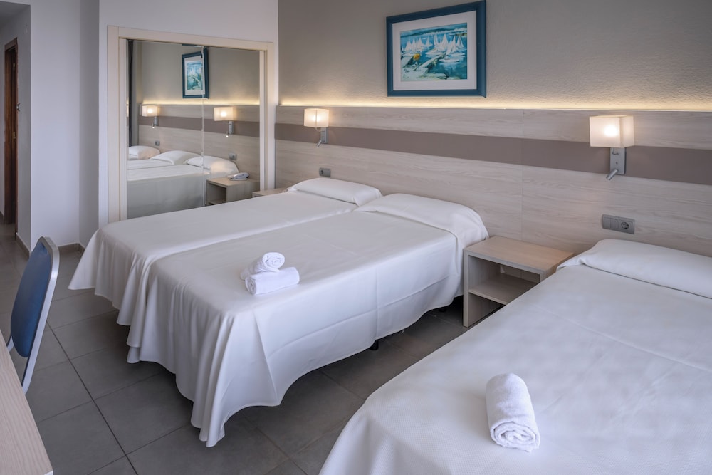 Standard Triple Room, Balcony