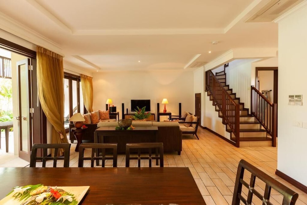 Deluxe House, 3 Bedrooms, Mountain View