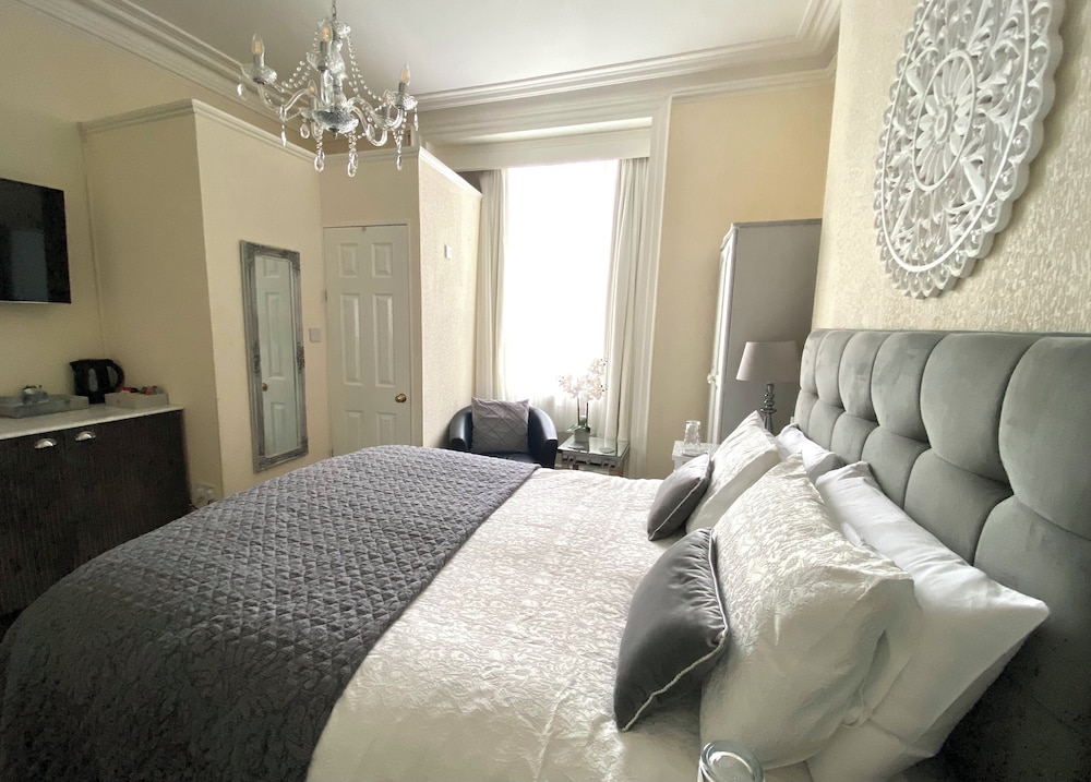 Superior Double Room, Ensuite (1st Floor) photo 3