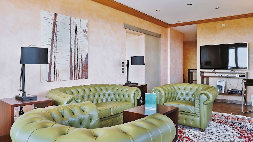 Suite, 2 Double Beds, Balcony (Separate Living Room) - Photo 8