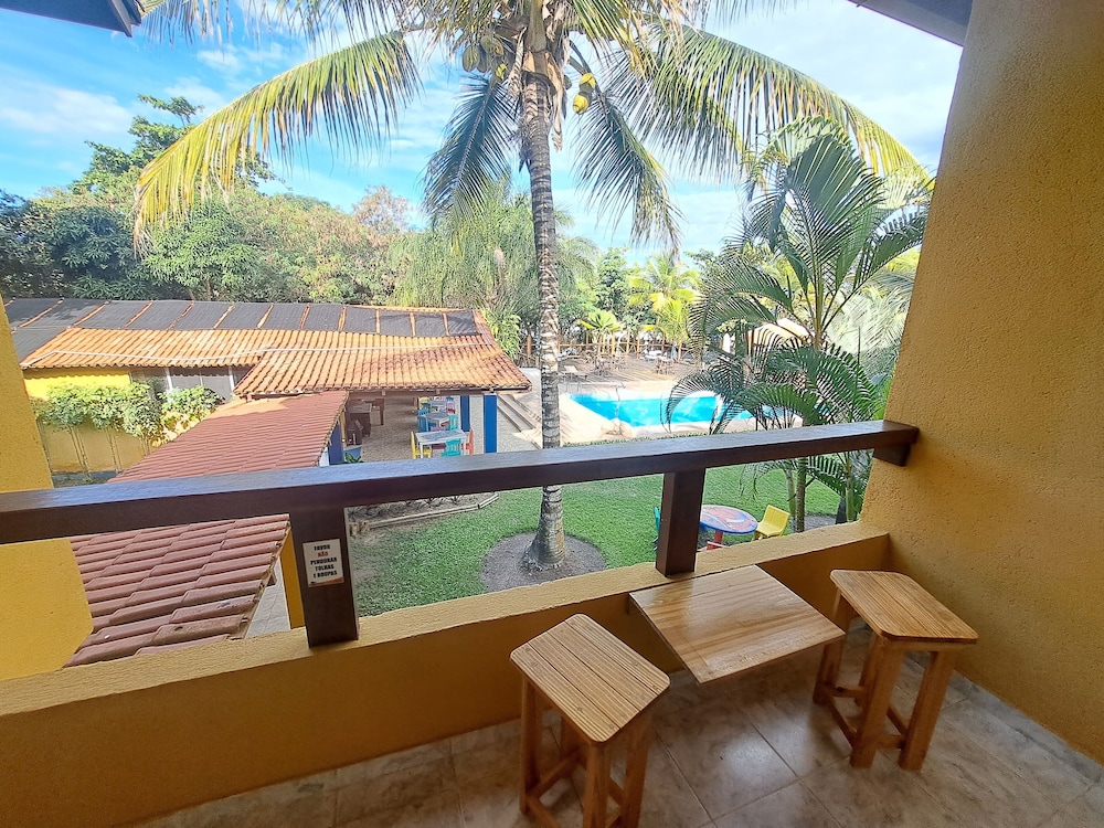 Family Quadruple Room, Pool View - Photo 12
