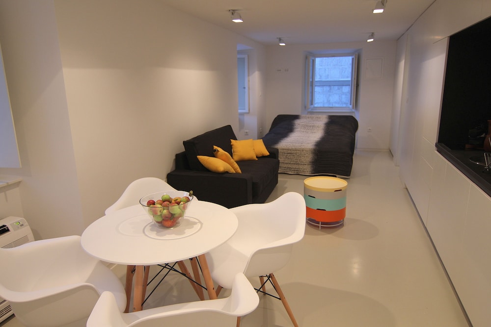 Comfort Studio (Second Floor)