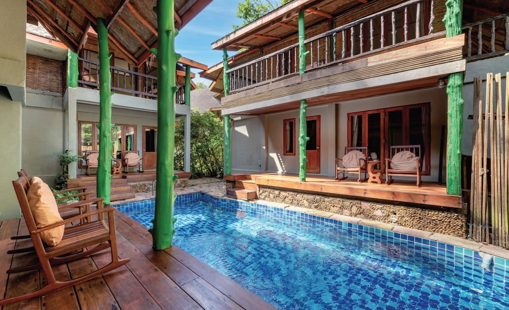 Pool Side Room photo 3