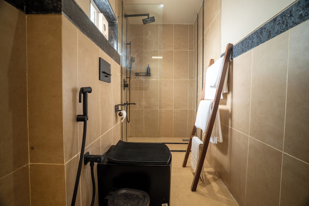 Luxury Double Room, Balcony, Hill View photo 3