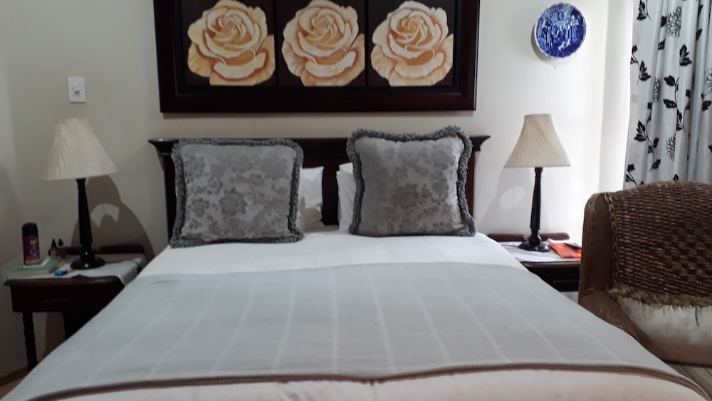 Luxury Room (with Private Balcony) photo 1