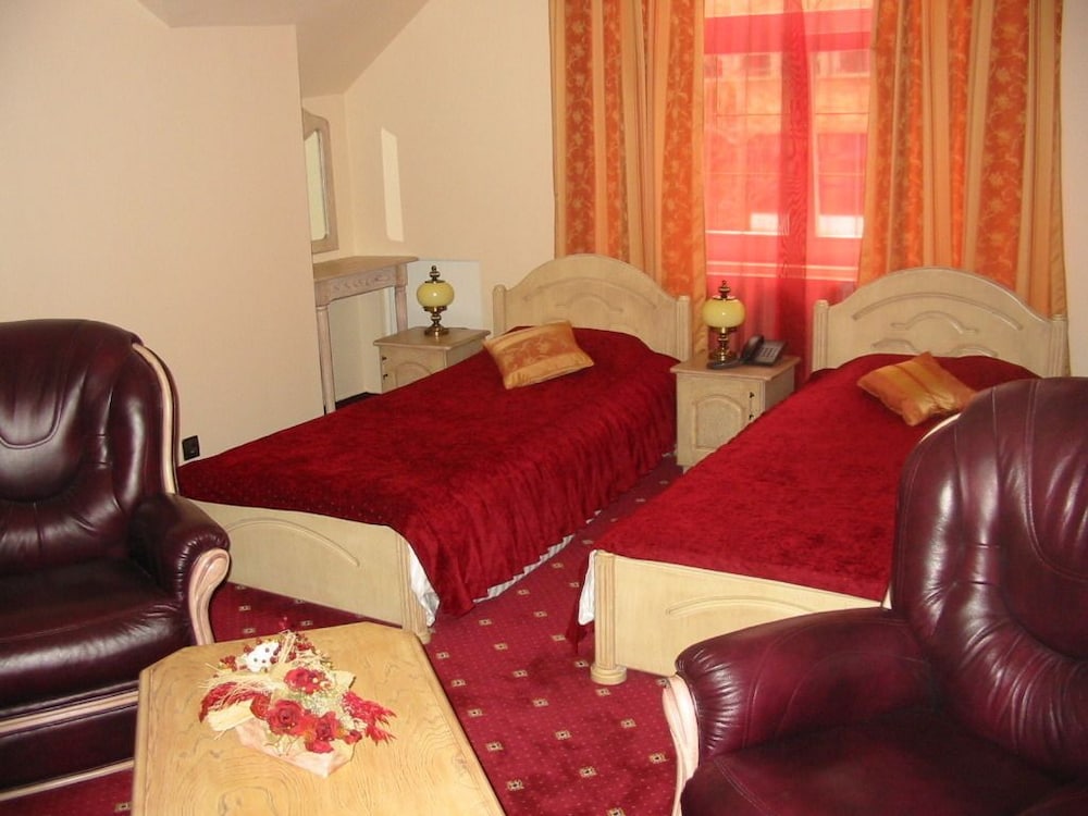 Deluxe Double Or Twin Room, Refrigerator, Garden View photo 3