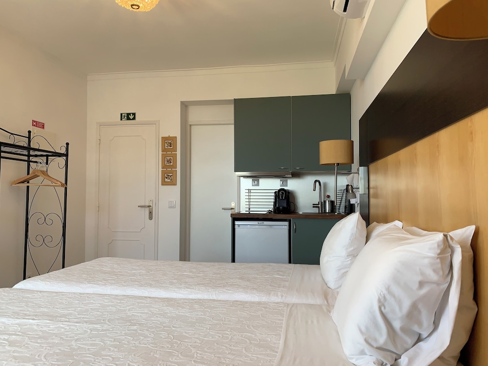 Business Studio Suite, 2 Twin Beds, Non Smoking, City View photo 2