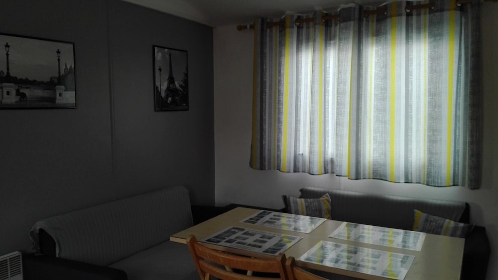 Mobile Home, 1 Bedroom - Photo 6