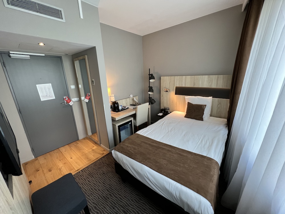 Standard Room, 1 Twin Bed, Non Smoking - Photo 19