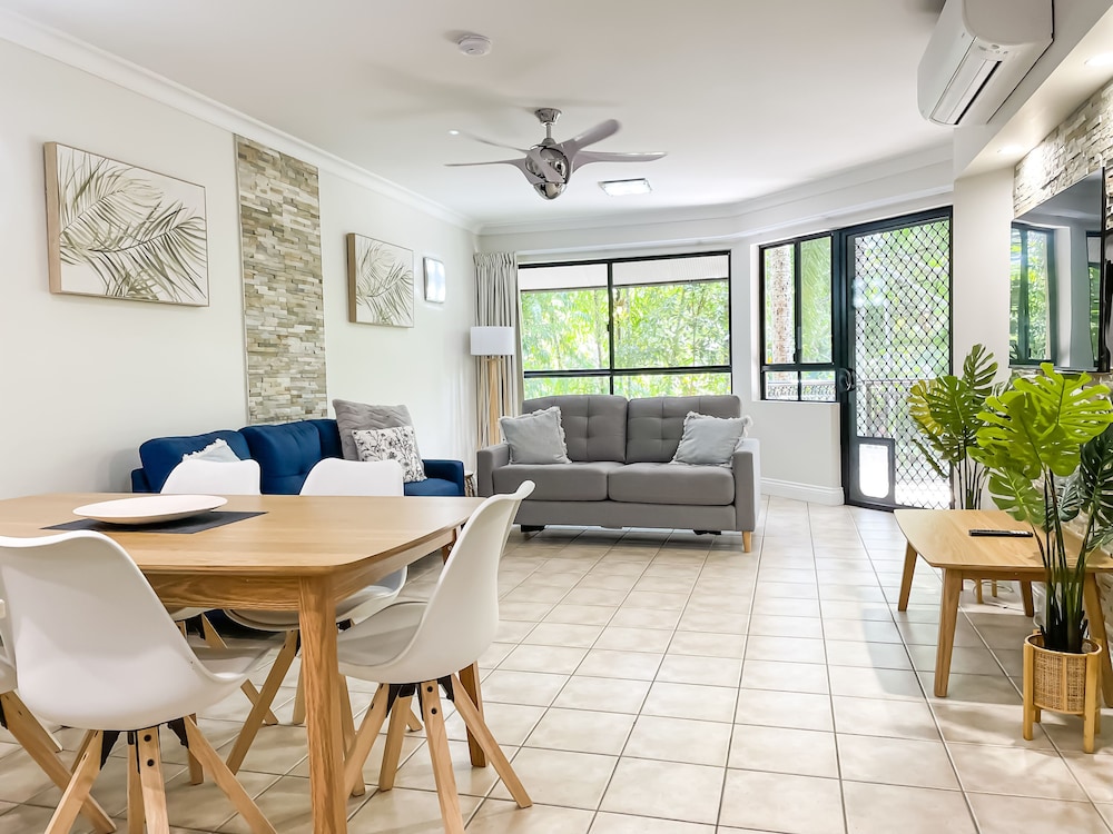 Deluxe Apartment, 3 Bedrooms, Pool View, Poolside photo 1