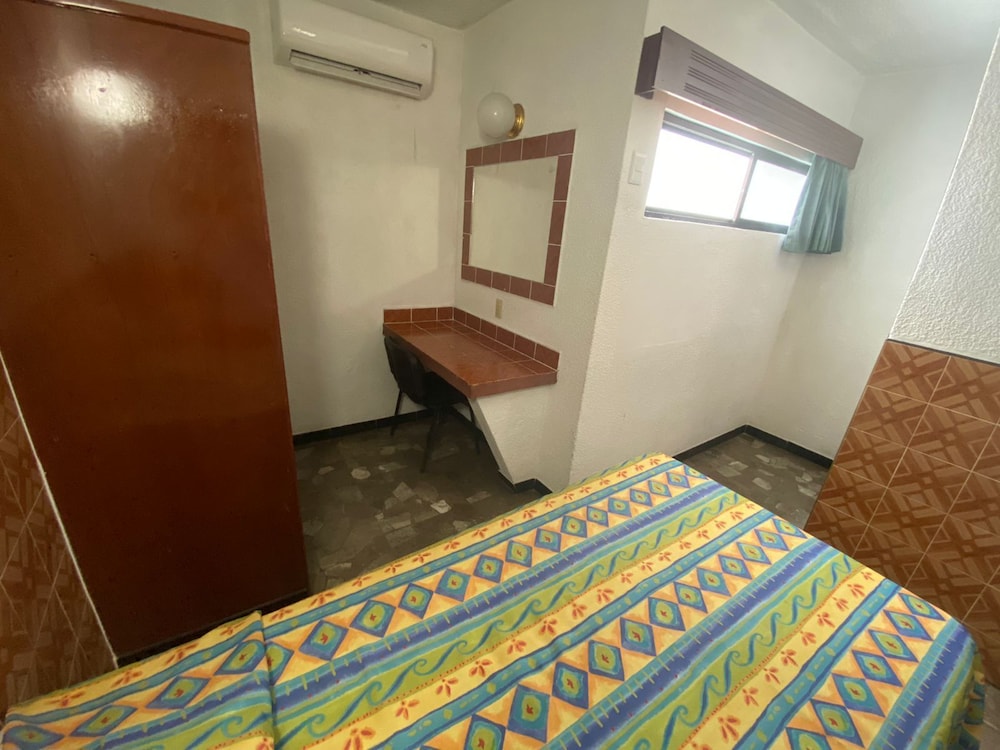 Standard Twin Room - Photo 5