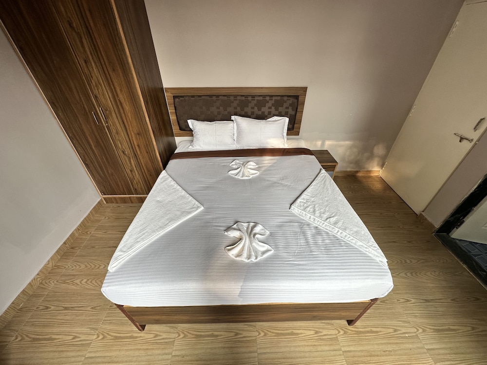 Deluxe Room - Photo 1