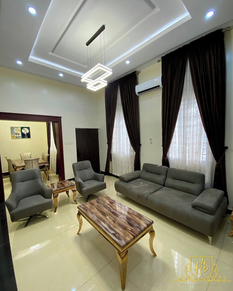 Elite Apartment photo 3
