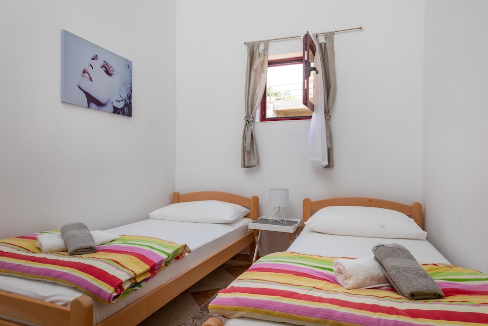 Apartment (One Bedroom Apartment with Terrace an)