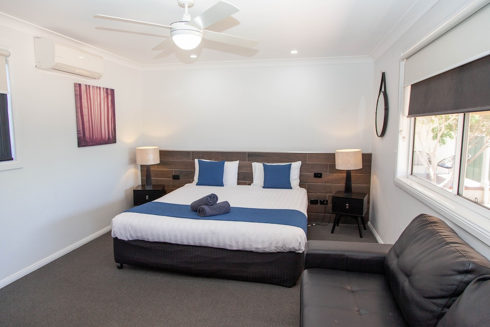 Executive Bungalow photo 2
