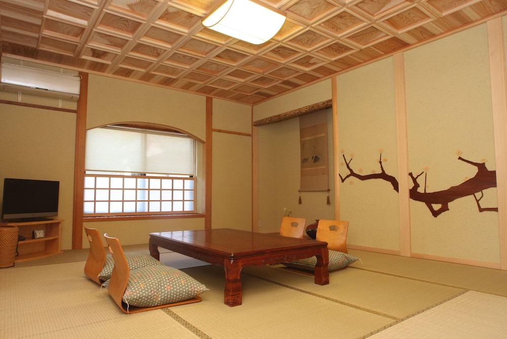 Japanese Style Room with Toilet - Photo 5