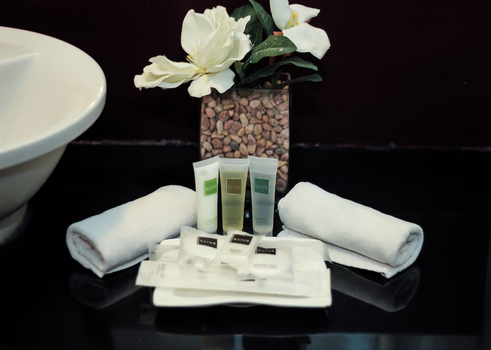 Executive Suite - Photo 11