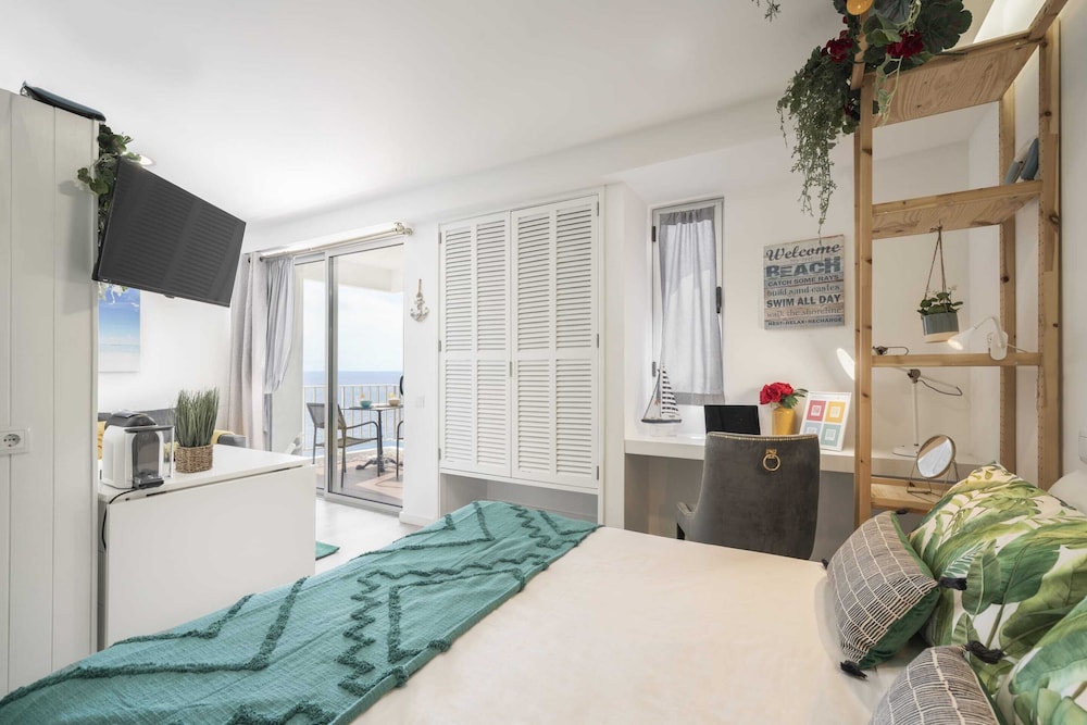 Basic Apartment, 1 Queen Bed with Sofa bed, Sea View