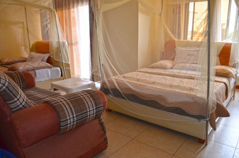 Executive Quadruple Room photo 1