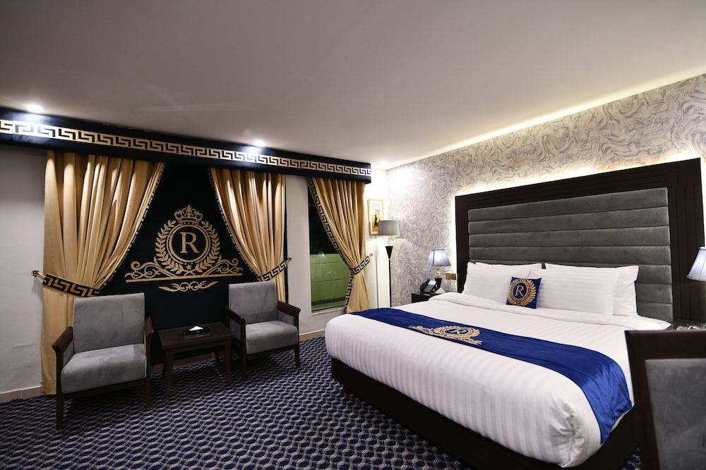 Executive Room - Photo 2