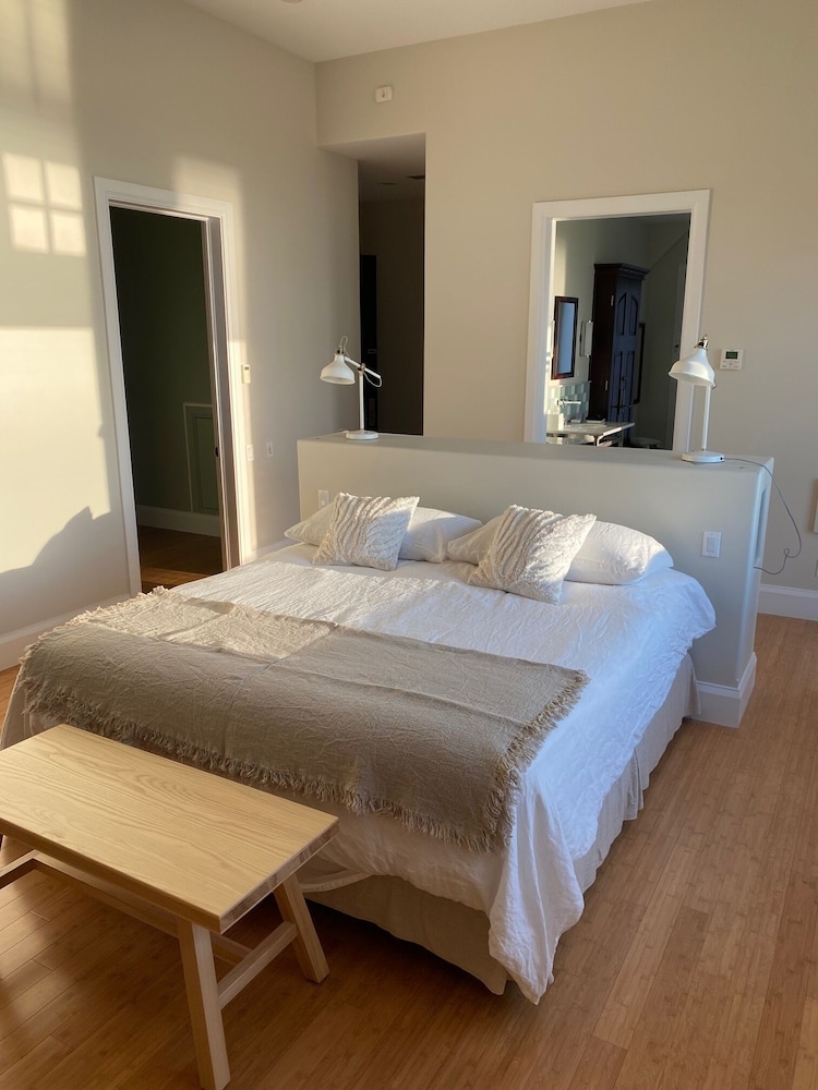 Presidential Studio Suite, 1 Bedroom, Ocean View, Beachside photo 3