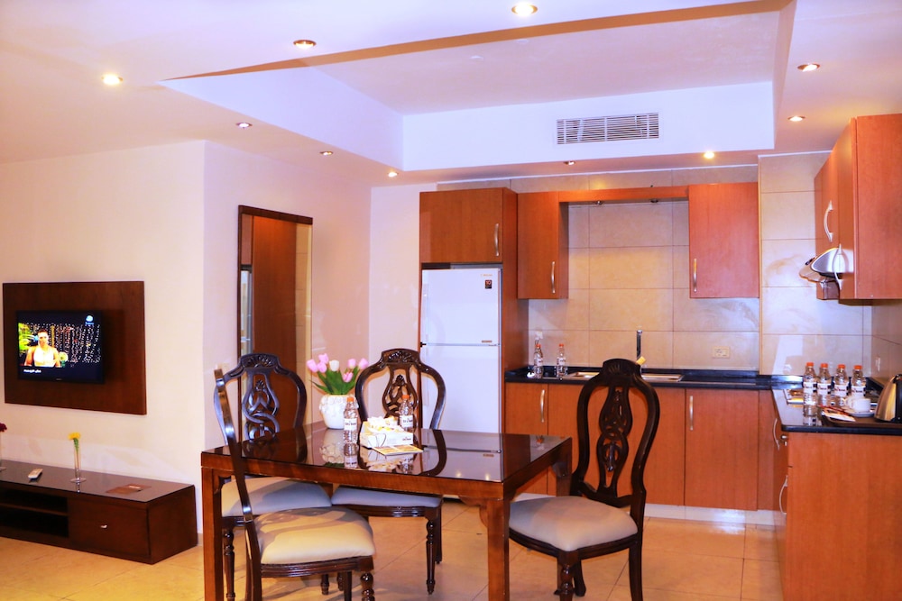 Suite, 2 Bedrooms, City View photo 3