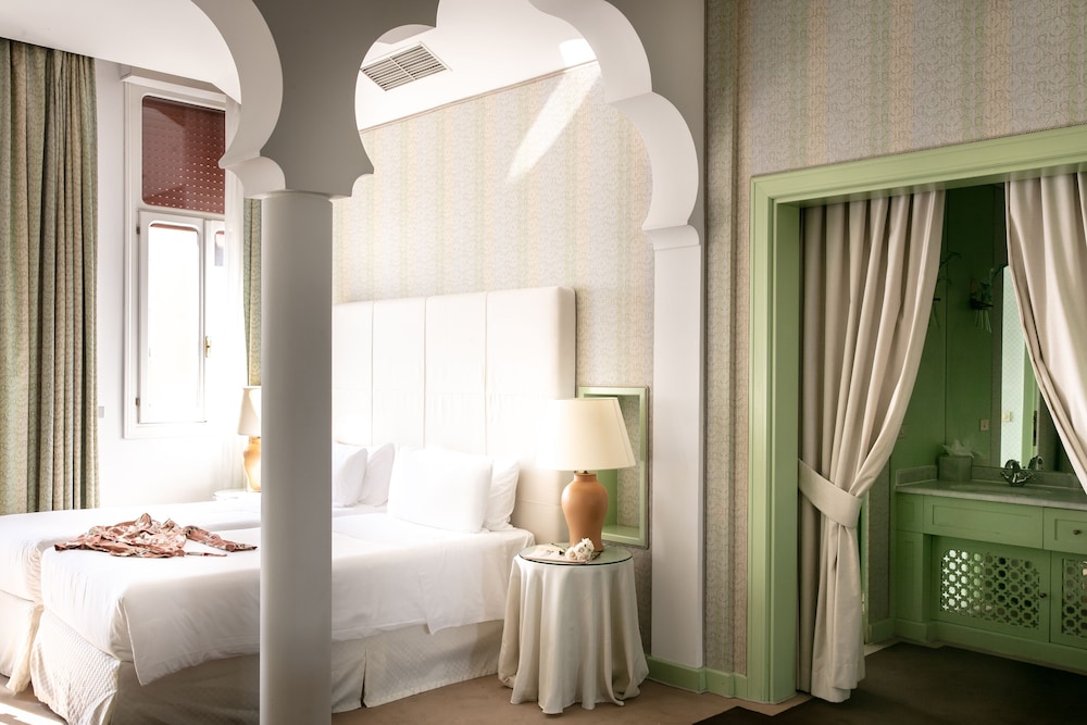 Deluxe Double Room (Grand)