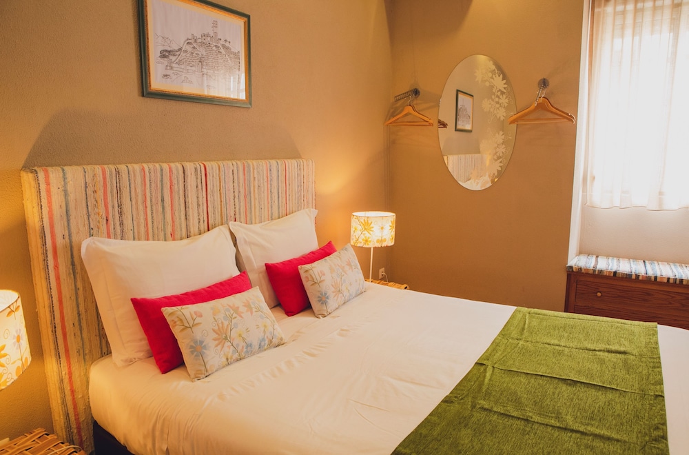 Double or Twin Room (Single Use)
