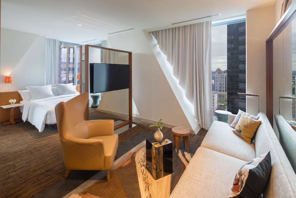 Junior Suite, 1 King Bed, City View